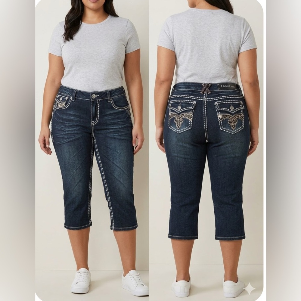 LA IDOL Dark Wash Embellished Capri Jeans- Thick White Contrast Stitch. Size 15